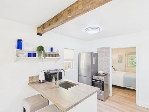 306 W Walch Ave, Fredericksburg, TX, 78624-4043 | Card Image