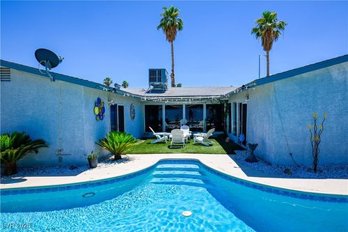 3030 Liberty Cir N, Las Vegas, NV, 89121-1330 | Card Image