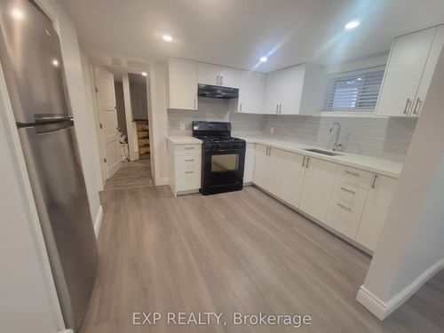 135 Balsam Ave S, Hamilton, ON, L8M3B6 | Card Image