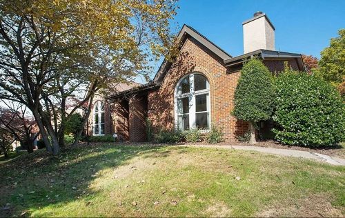 100 Highland Villa Dr, Nashville, TN, 37211-7318 | Card Image