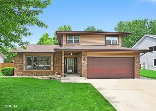 29 Mayfair Ln, Aurora, IL, 60504-4096 | Card Image