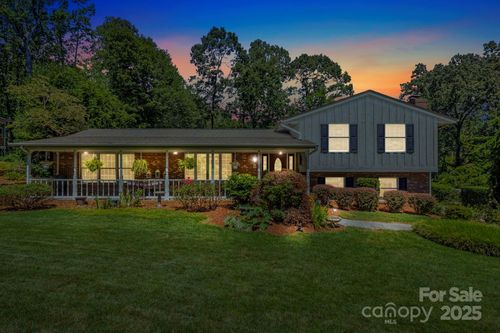8 English Pl, Candler, NC, 28715-9632 | Card Image