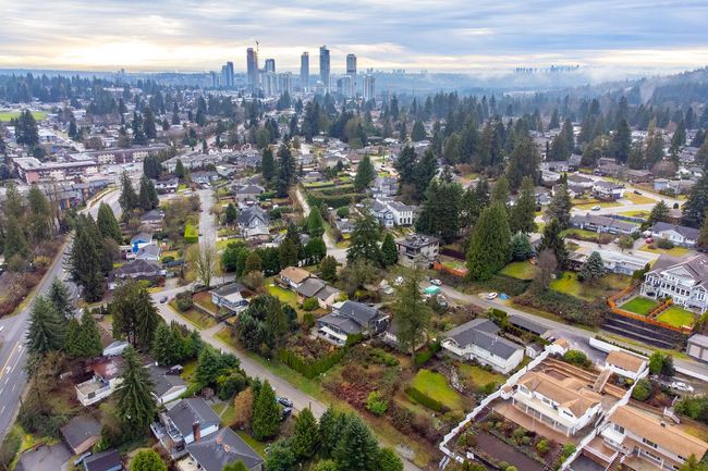 1013 Tuxedo Dr, House other with 4 bedrooms, 2 bathrooms and 3 parking in Port Moody BC | Image 23