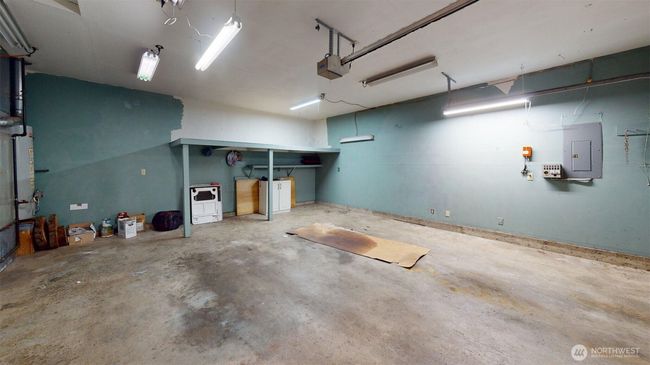 Garage | Image 26