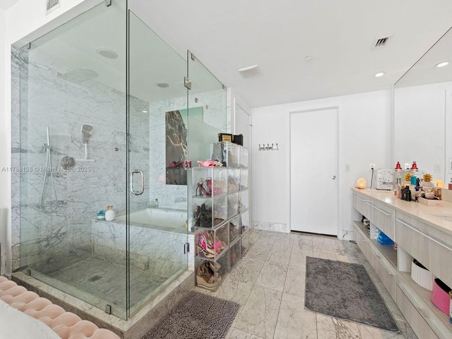 UNIT-2805 - 3131 Ne 7 Th Ave, Condo with 2 bedrooms, 2 bathrooms and null parking in Miami FL | Image 11