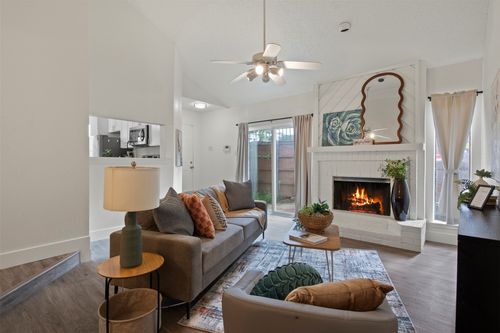 2634 Encina, Irving, TX, 75038-5543 | Card Image