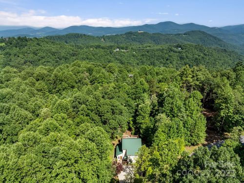 157 Shadow Run Rd, Hendersonville, NC, 28792-8053 | Card Image