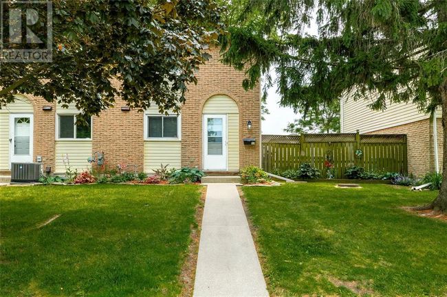 17 - 27 Turner Dr, Townhouse with 3 bedrooms, 2 bathrooms and null parking in Sarnia ON | Image 8
