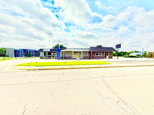 1524 Gull Road, Kalamazoo, MI, 49048 | Card Image