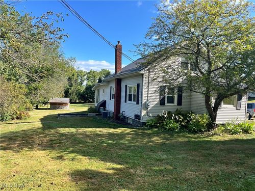 1499 King Dr, Uniontown, OH, 44685-7743 | Card Image