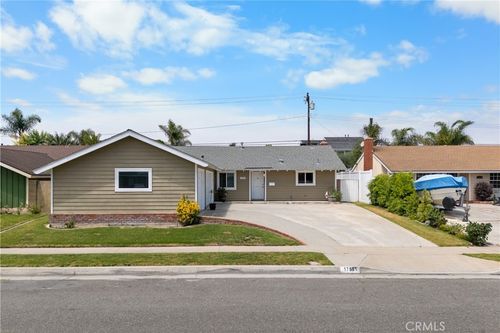 17551 Misty Ln, Huntington Beach, CA, 92649-4911 | Card Image