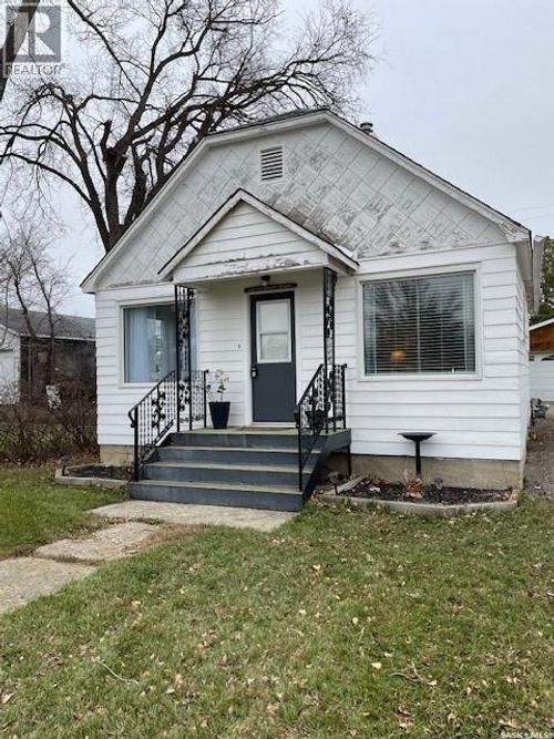 410 1 St S, Kipling, SK, S0G2S0 | Card Image