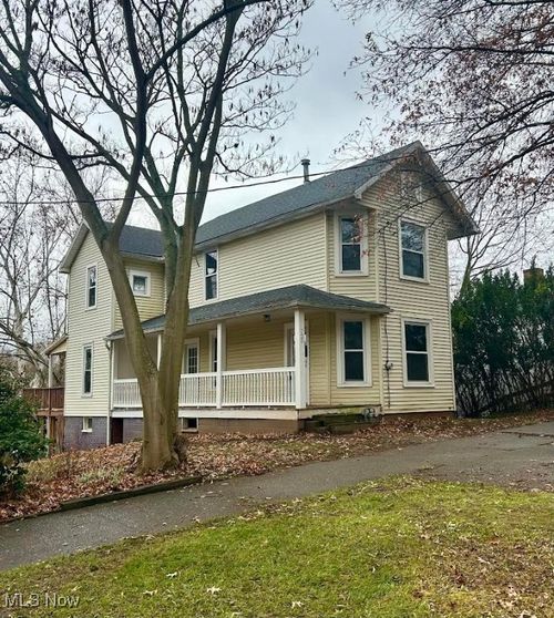 725 8th St, Marietta, OH, 45750-1752 | Card Image