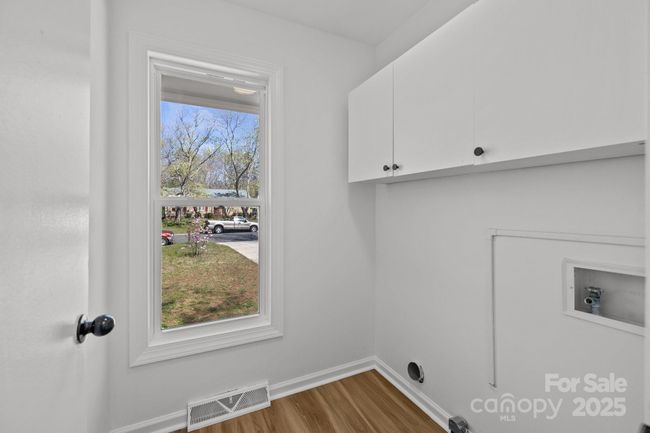 Laundry Room | Image 20