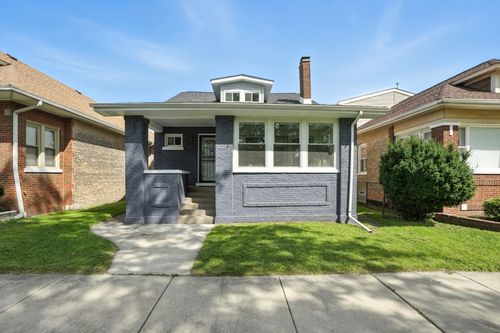 7943 S Bennett Ave, Chicago, IL, 60617-1050 | Card Image