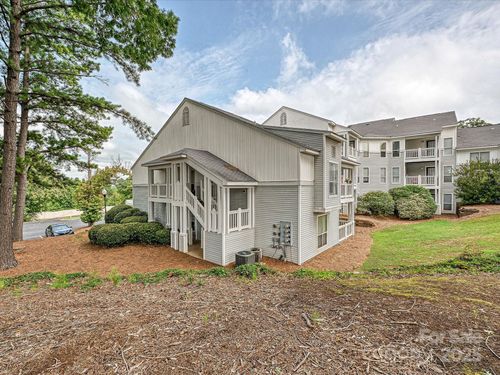 820 Hamiltons Harbor Dr, Clover, SC, 29710 | Card Image