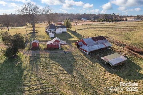 956 Stony Point Rd, Kings Mountain, NC, 28086-8569 | Card Image