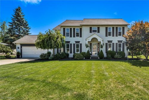 421 Summit St, Wadsworth, OH, 44281-2288 | Card Image