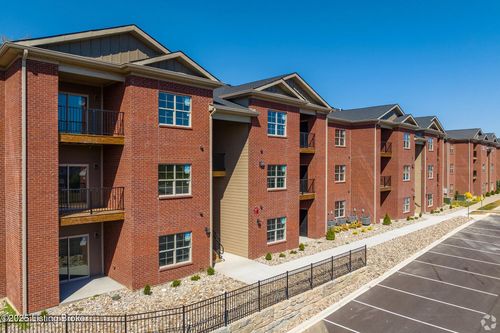 368-8500 Westmont Dr, Sellersburg, IN, 47172-2505 | Card Image
