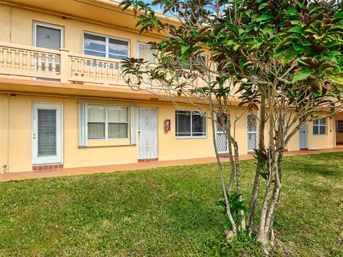 n6-135 Ne 202nd Ter, Miami Gardens, FL, 33179-2940 | Card Image