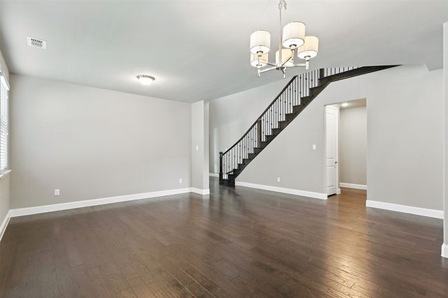 Formal Dining / Dining | Image 11