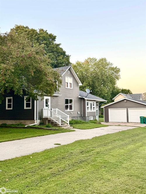 111 N Sullivan Ave, Nora Springs, IA, 50458-7792 | Card Image