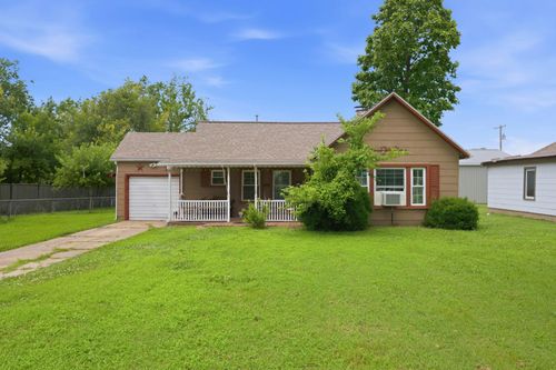 611 N Saint Nicholas St, Eureka, KS, 67045-1653 | Card Image