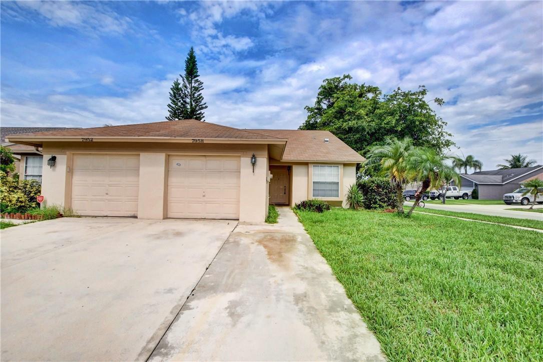 Residential Lease in Lake Worth 2