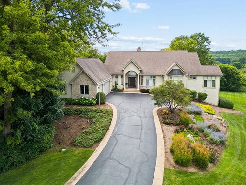 8 Saint Lo Ct, Oakwood Hills, IL, 60013-6089 | Card Image