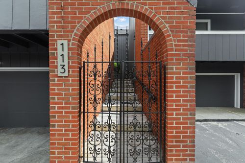 113 Locust Hl, Frankfort, KY, 40601-4825 | Card Image
