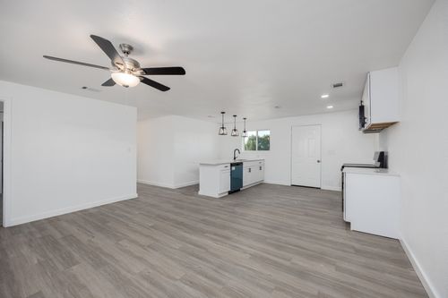 147 Western Lake Dr, Weatherford, TX, 76087-7386 | Card Image