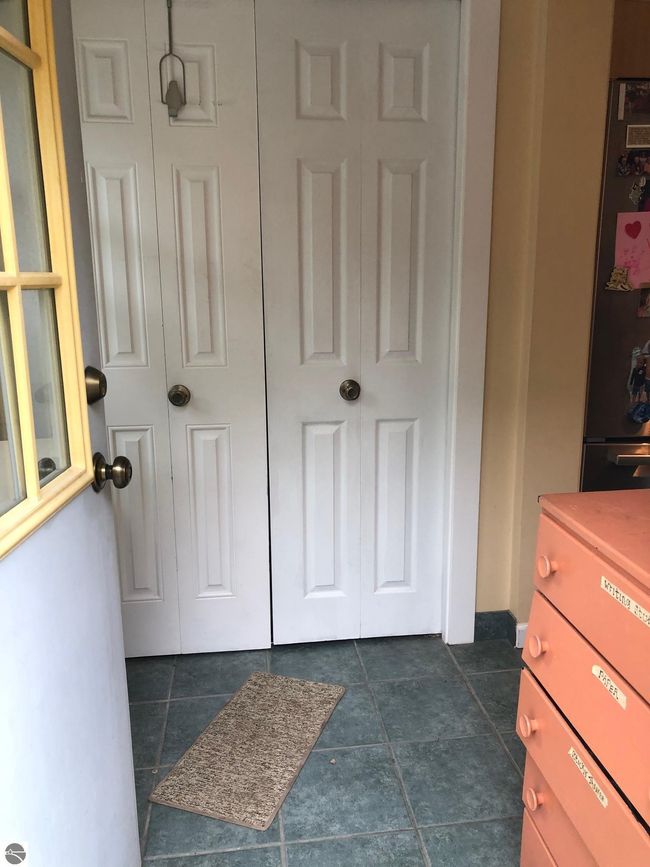 609 Cedar St, House other with 2 bedrooms, 2 bathrooms and null parking in Elk Rapids MI | Image 9