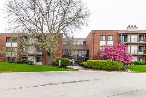 apt-104-3070 Pheasant Creek Dr, Northbrook, IL, 60062-3361 | Card Image