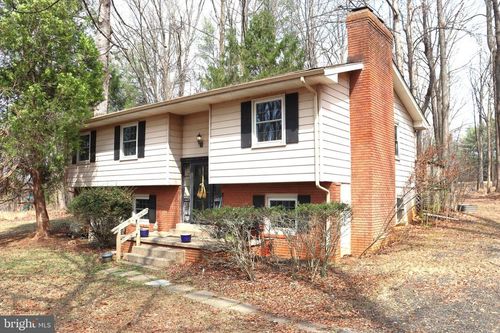9305 Lees Ridge Rd, WARRENTON, VA, 20186-8662 | Card Image