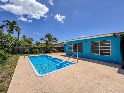 1326 Lake Erie Dr, Lake Worth, FL, 33461-6150 | Card Image
