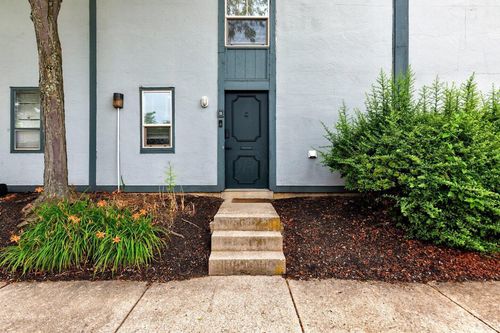 b-1030 Galliton Ct, Columbus, OH, 43220-3561 | Card Image