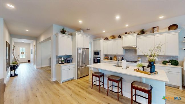 107 Chisholm Trl, House other with 4 bedrooms, 3 bathrooms and null parking in Victoria TX | Image 6