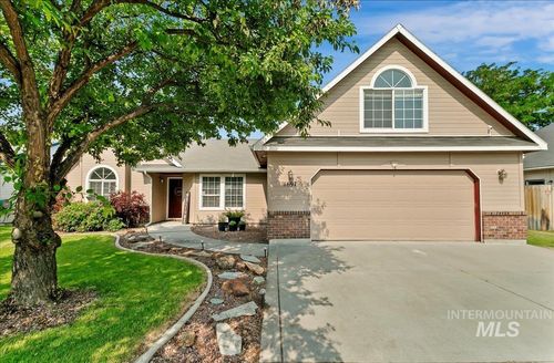 1697 N Buckler Way, Kuna, ID, 83634-3371 | Card Image