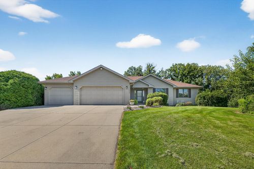 1009 Safari Way, Lake City, MN, 55041-3311 | Card Image
