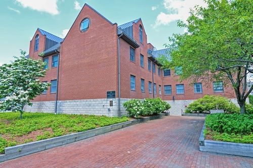 apt-204-60 E Central St, Natick, MA, 01760-4658 | Card Image