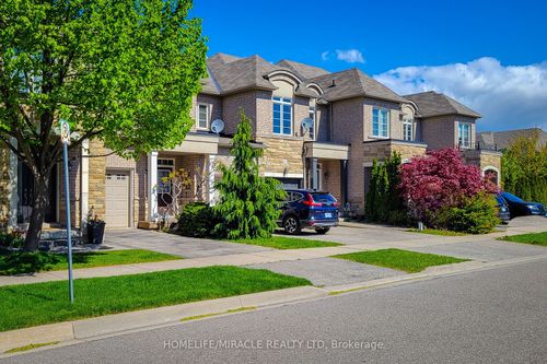 2423 Montagne Ave, Oakville, ON, L6M0J4 | Card Image