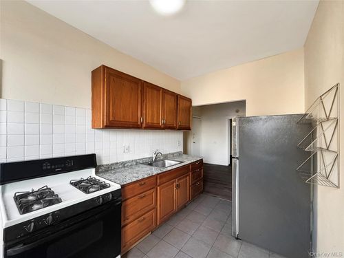 apt-2l-69 Central Ave, Glendale, NY, 11385-6608 | Card Image