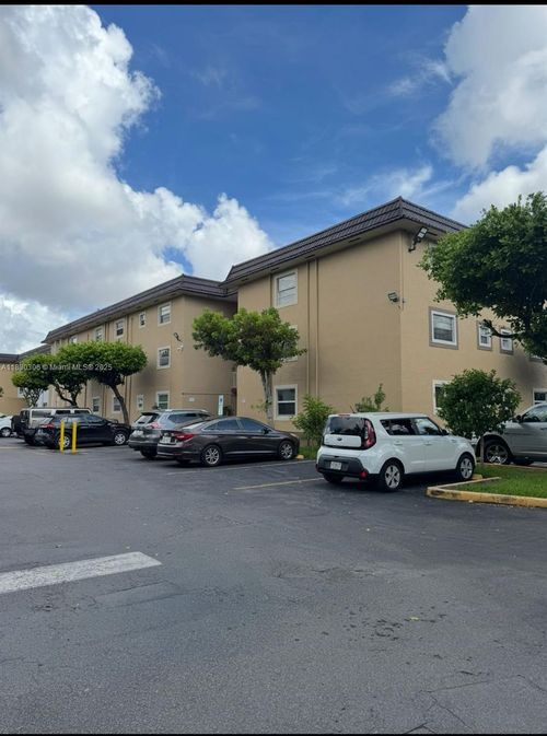 apt-229-4655 Palm Ave, Hialeah, FL, 33012-4050 | Card Image