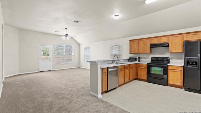 237 C J Jones Cv, House other with 3 bedrooms, 2 bathrooms and null parking in Cibolo TX | Image 6