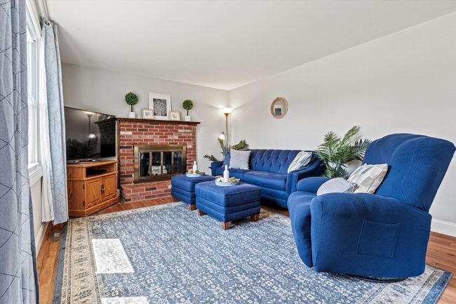 17 Cindy Dr, House other with 3 bedrooms, 2 bathrooms and null parking in Nashua NH | Image 7