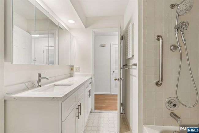 7 Eakens Ct, Condo with 2 bedrooms, 1 bathrooms and null parking in Mahwah NJ | Image 21