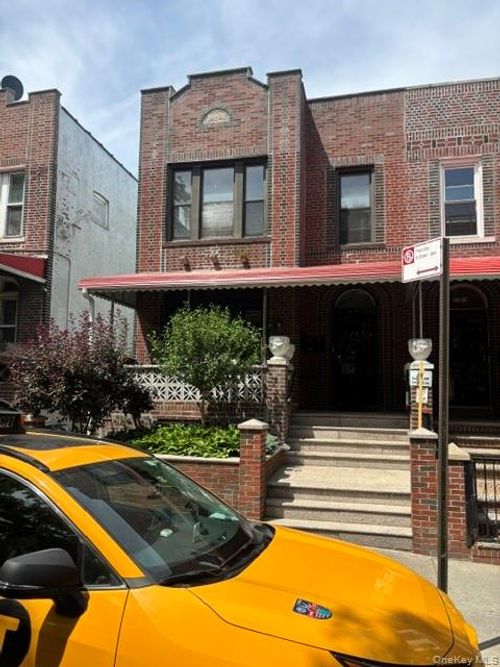 3220 81st St, East Elmhurst, NY, 11370-2002 | Card Image