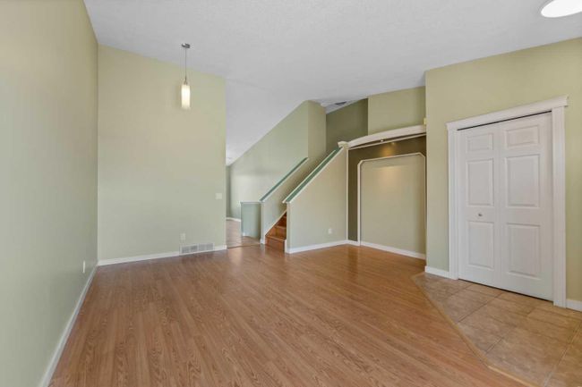 139 Appleglen Park Se, Home with 3 bedrooms, 2 bathrooms and 4 parking in Calgary AB | Image 10