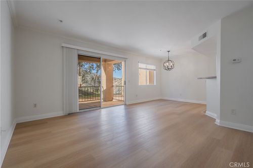 m102-2572 Avenida Del Vis, Corona, CA, 92882-6262 | Card Image