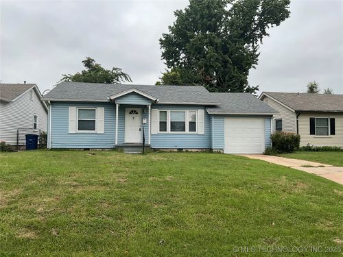 320 45th Pl, Tulsa, OK, 74105-4504 | Card Image